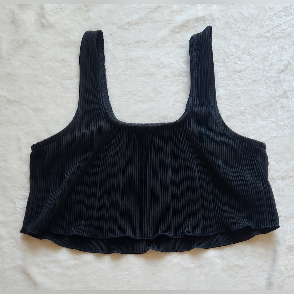 LIKE NEW Black Ribbed Cropped Tank Top